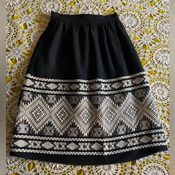 5 for $35 Ethnic pattern skirt - Picture 11 of 12